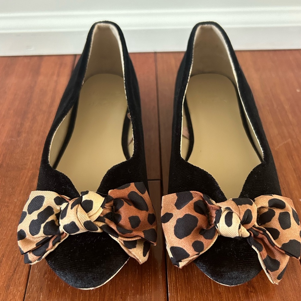 Janie and Jack black velvet dress shoes with leopard bow on toes.